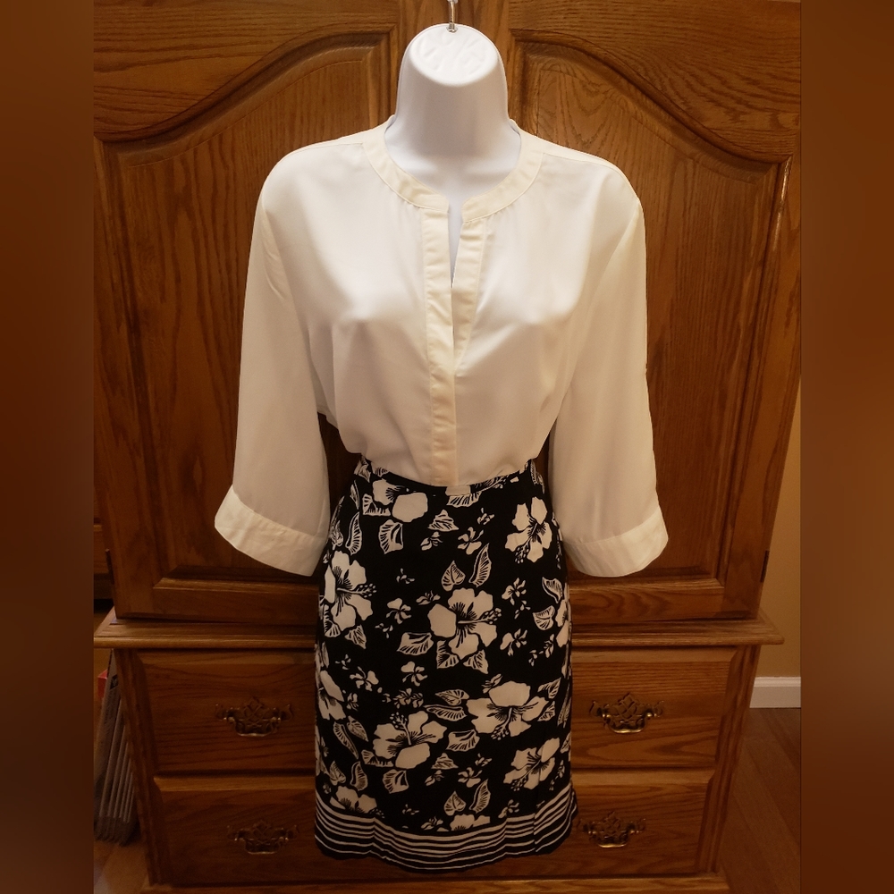 Casual Corner Skirt!